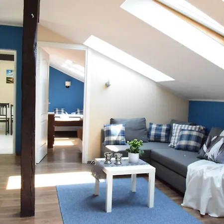 Blooms Boutique Hostel By Friendly Apartments-3